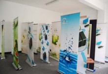 Cum sa utilizezi corect un banner roll-up 1